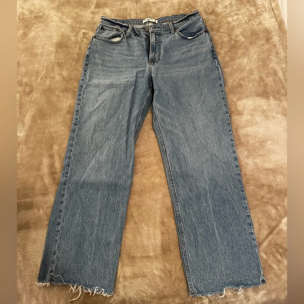Abercrombie & Fitch Baggy Low Rise Curve Love Jean - Picture 1 of 5